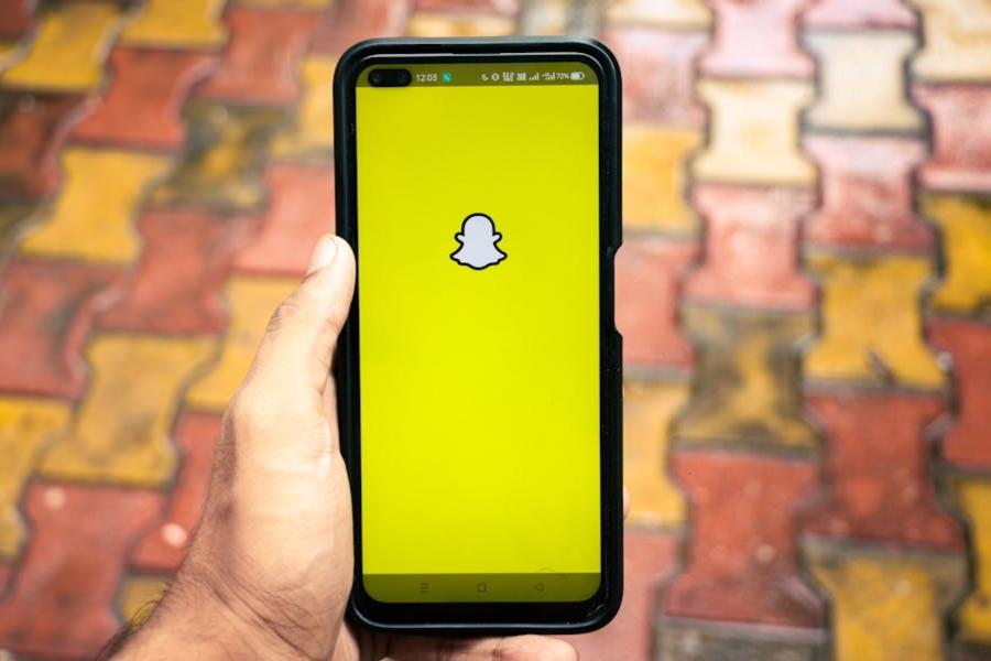 What Does It Mean When Delivered Is Flashing on Snapchat? Exploring Technical Causes and Bugs